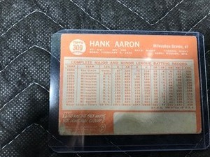 lot 429 image: 1964 Topps HANK AARON #300 MILWAUKEE BRAVES