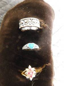 lot 10 image: 2 sterling silver plus 8 other rings and 1 key pendent