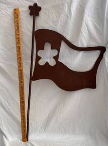lot 50 image: Iron Garden Stake with Flower Flag Design
