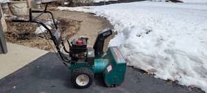 lot 52 image: 22 Murray Ultra Snowblower