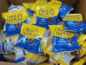 Case of Rold Gold Tiny Twists past...
