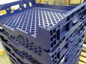 4 Plastic Bakery Trays 23 x 29 x 4...
