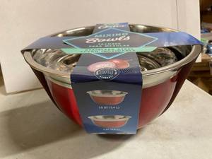 lot 44 image: Stainless Mixing Bowls