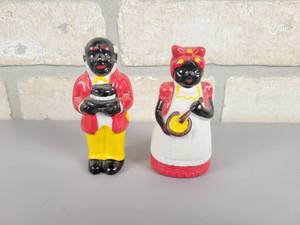 lot 308 image: Vintage Uncle Mose and Aunt Jemima Ceramic Salt & Pepper Shakers