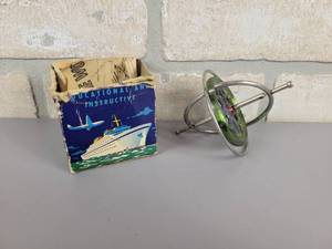 lot 306 image: Vintage HURST Gyroscope Toy w Original Box and Instructions