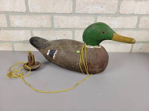lot 322 image: Vintage Wood Duck Decoy w Anchor