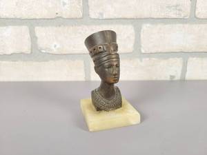 lot 481 image: Vintage Brass Queen Nefertiti Bust on Base