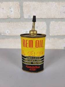 lot 500 image: Remington REM OIL Tin Can