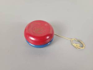 lot 429 image: 1950s Whirl-King Wood Yo-Yo