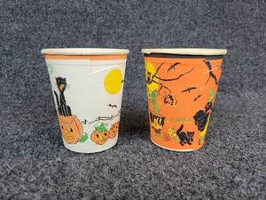 lot 379 image: (2) Vintage Halloween Paper Cups