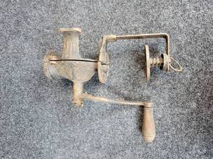 lot 401 image: Antique ARCADE Cast Iron Wall-Mount Coffee Grinder