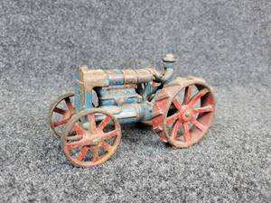 lot 258 image: Antique Cast Iron FORDSON Tractor w Driver