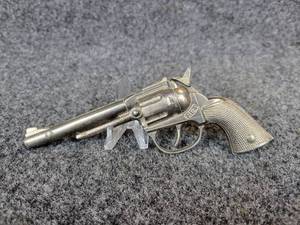 lot 417 image: Vintage HUBLEY PET Toy Diecast Cap Gun