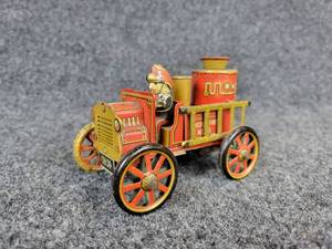 lot 257 image: Vintage Line Mar Tin Litho 1916 Chicago No. 1 Fire Engine Friction Drive Toy - WORKS