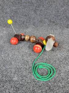 lot 418 image: Vintage LORENZ Toys Pull Wiener Dog Toy