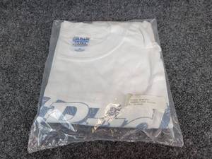 lot 426 image: New Old Stock SEALED 1998 Bud Racing T-Shirt - Size XL