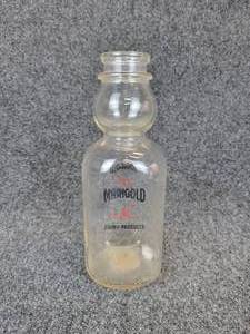 lot 465 image: Vintage Marigold Dairy Cream Top Quart Milk Bottle