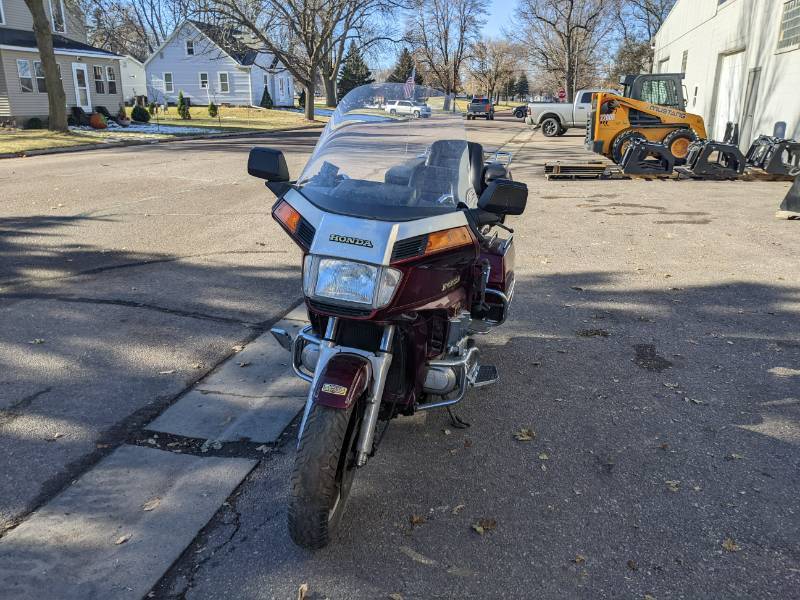 lot 1000 image: 1986 Honda Goldwing Motorcycle