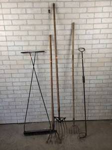 lot 1027 image: Vintage Cultivators, MONTA-MOWER, Fishing Spear and More - NO SHIPPING