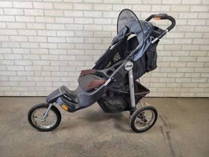 lot 1046 image: JEEP Liberty Limited Urban Terrain Pneumatic Tire Stroller - Needs a GOOD Cleaning - NO SHIPPING