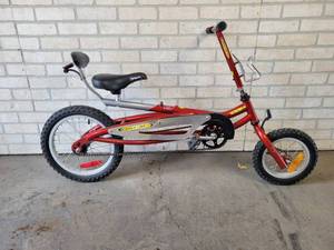 lot 1013 image: Quetzal Zoulou Kids Recumbent Bicycle - Natural Comfort System - NO SHIPPING