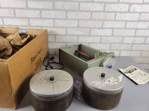 lot 1077 image: LORTONE Compact Lapidary Tumbler (Rock Tumbler) - Model QT-NR - Tested and Works