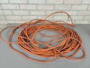 lot 1084 image: 100 Extension Cord