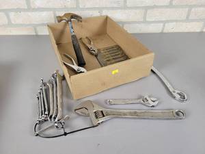 lot 1093 image: Adjustable Wrenches, Combination Wrenches, Hammer and Pliers