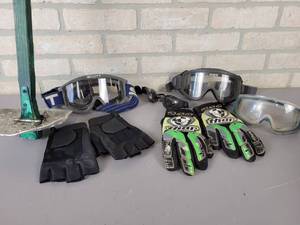lot 1149 image: 4-Wheeling Goggles, Gloves and Ice Fishing Scooper