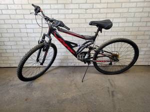 lot 1191 image: HYPER Shocker 26 Mens Bicycle - NO SHIPPING