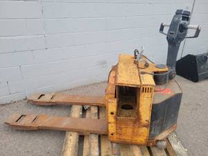 lot 1199 image: BIG JOE Model PTW40 24V Powered Pallet Jack - Unknown Condition - No Battery - NO SHIPPING