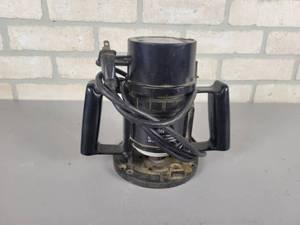 lot 1210 image: Black & Decker 1HP Router - Tested and Works