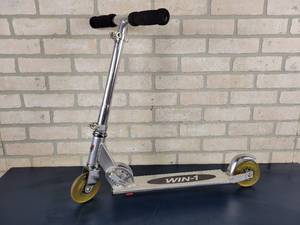 lot 1218 image: WIN-1 Aluminum Scooter - NO SHIPPING