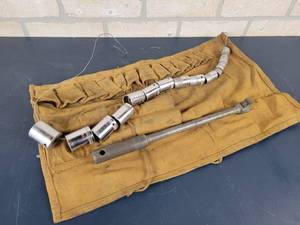 lot 1289 image: Vintage TRUTH 12 Drive Socket Set w Breaker Bar- Made in the USA - Sizes from 716 to 1-116