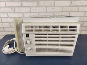 lot 1367 image: Westpointe 5000 BTU Window Air Conditioner - Model MWK-05CMN1-B17 - NO SHIPPING