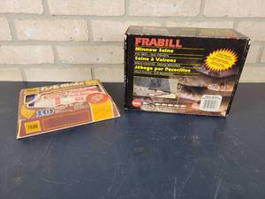 lot 1444 image: NEW Frabill Minnow Seine and PICAM Fish-mate bait Selector