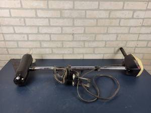 lot 1452 image: Vintage Minn-Kota 65 Trolling Motor - NO SHIPPING