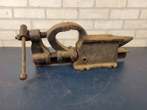 lot 1002 image: RARE Combination Vise, Anvil & Drill - Made by Rock Island Mfg. between 1915-1930s - NO SHIPPING