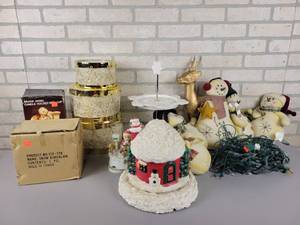 lot 681 image: Large Lot of Assorted Christmas Dcor - NO SHIPPING