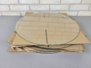lot 695 image: (5) Round Pieces of 18 x 18 Diameter Tempered Glass