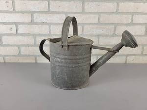 lot 528 image: Vintage #6 Galvanized Watering Can - 6 Quart - NO SHIPPING