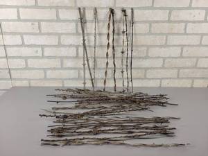 lot 512 image: Awesome Barbed Wire Collection - Many Varieties - All Approx. 18 Long Each
