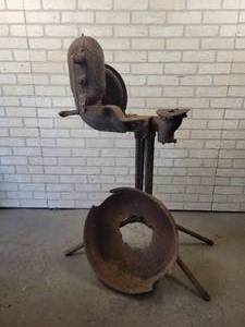 lot 511 image: Antique Forge - Buffalo Forge Co. Blower - NO SHIPPING
