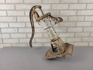 lot 584 image: Antique DUPLEX MFG Well Pump Head - Approx. 22 Tall Overall - NO SHIPPING