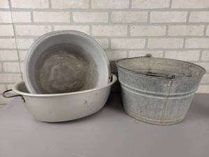 lot 607 image: Wear-Ever Aluminum Roaster (18 x 14 x 5) , Galvanized Steel Tub (8.5 Tall x 14 Diameter) and Aluminum Bowl - NO SHIPPING