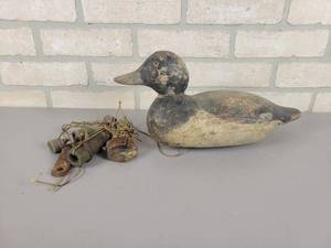 lot 610 image: Antique Solid Wood Carved Duck Decoy - Approx. 14 Long