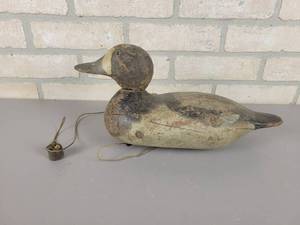 lot 614 image: Antique Solid Wood Carved Duck Decoy - Approx. 14 Long