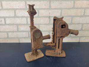 lot 767 image: (2) Antique Jacks - BADGER & The Buckeye jack MFG Co.