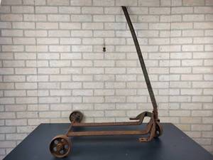 lot 779 image: Antique Cart with Cast Iron Wheels - Maybe for a Welder - NO SHIPPING