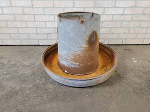 lot 931 image: Vintage Galvanized Chicken Feeder - Approx. 25 Diameter x 17 Tall - NO SHIPPING